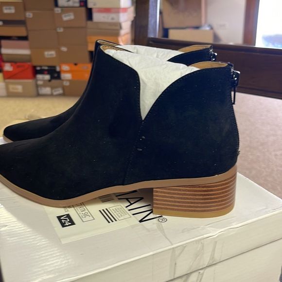 Monroe and Main Zip Back Shootie - Picture 4 of 6